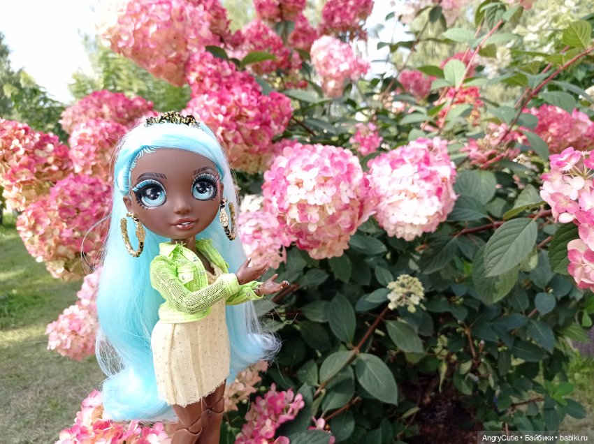 Прогулка с Робин | Бэйбики Прогулка с Робин — Куклы Rainbow High (Рейнбоу Хай (фото 8)