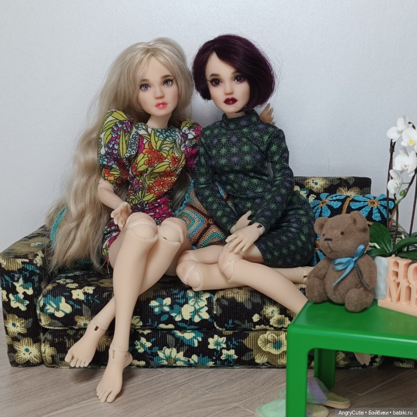 Яна и Аня на диване | Бэйбики Яна и Аня на диване — Авторские шарнирные куклы своими руками: лепка (фото 3)