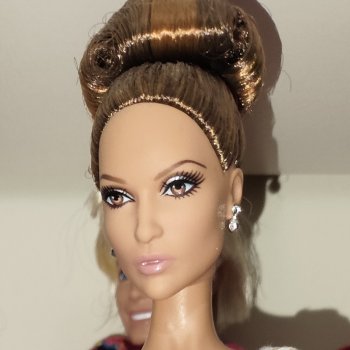 Моя кукольная полочка