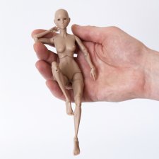 Кукла на ладошке