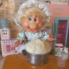 Весёлые картинки. Тётя Фаина печёт пирожки