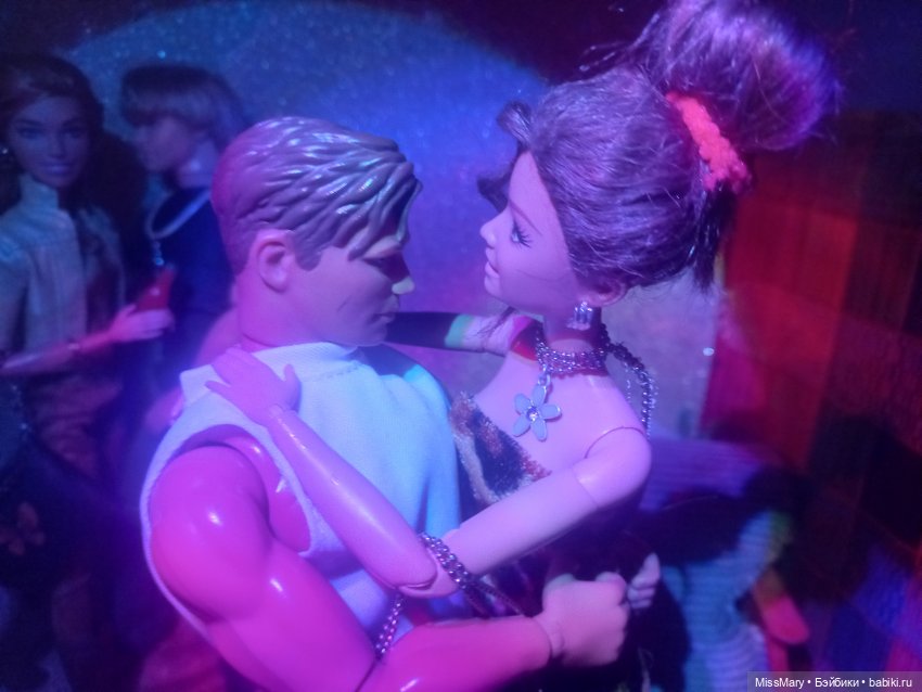 DollCi 2022. Караоке бар — Фестиваль DollCi: кукольный конкурс красоты и светская жизнь (фото 4)