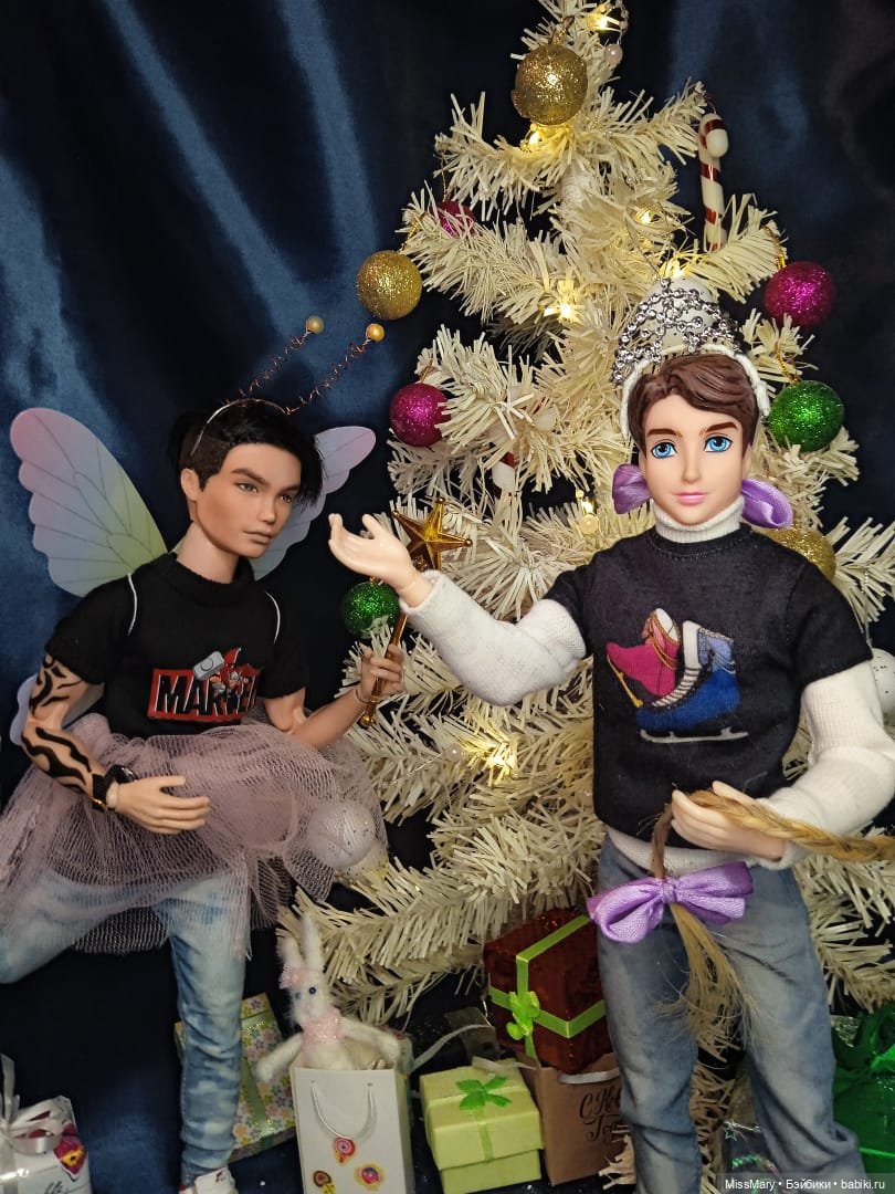 Новогодний утренник — Куклы Barbie (Барби): Looks