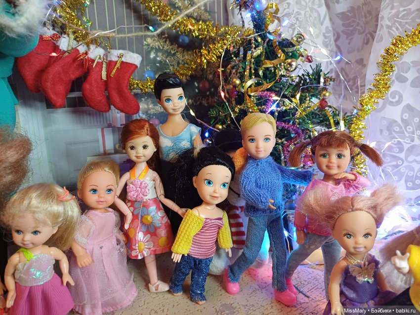 Новогодний утренник — Куклы Barbie (Барби): Looks