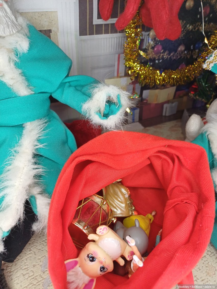 Новогодний утренник — Куклы Barbie (Барби): Looks