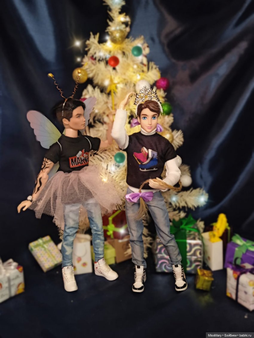 Новогодний утренник — Куклы Barbie (Барби): Looks