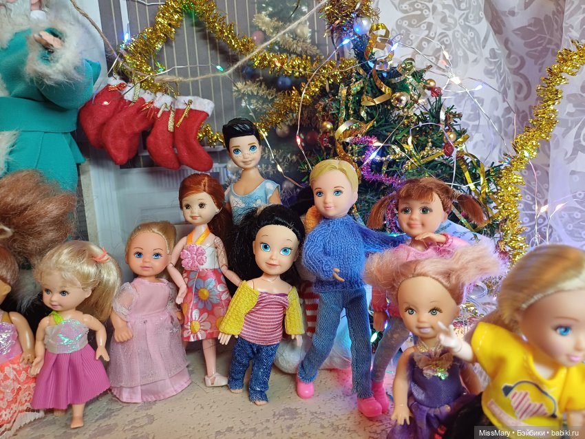 Новогодний утренник — Куклы Barbie (Барби): Looks