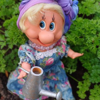 Весёлые картинки. Тётя Фаина, хозяюшка-огородница