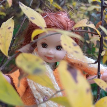 Ксюша в осеннем парке