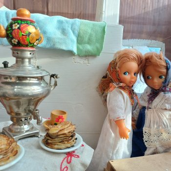 Как три сестры Масленицу отмечали