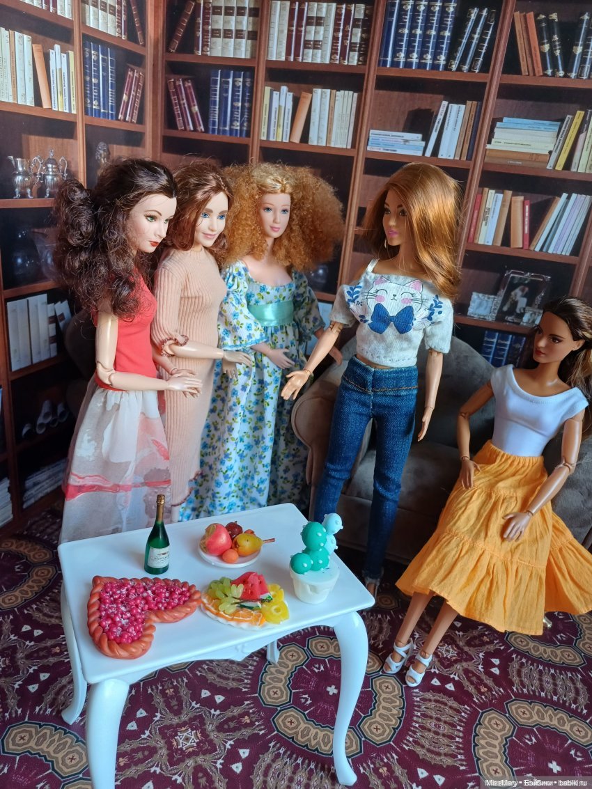 Итоги куклогода 2025 — Коллекции игровых кукол (Playline): фото полок