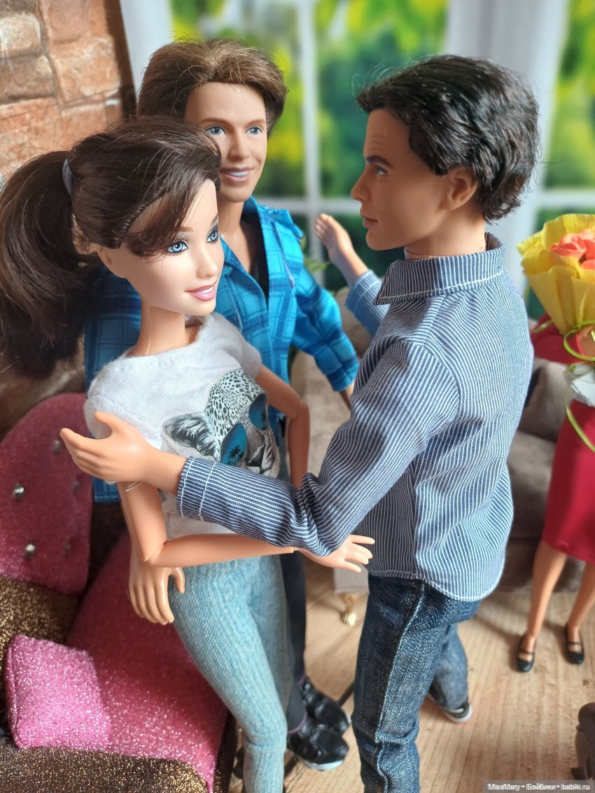 Итоги куклогода 2025 — Коллекции игровых кукол (Playline): фото полок