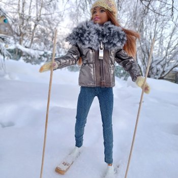 Мини-ми на лыжной прогулке