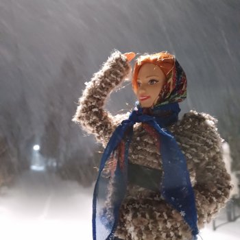 Ветер ночью хмурится, замело пути