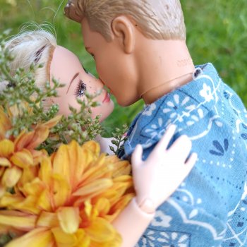Дарите девушкам цветы 💐