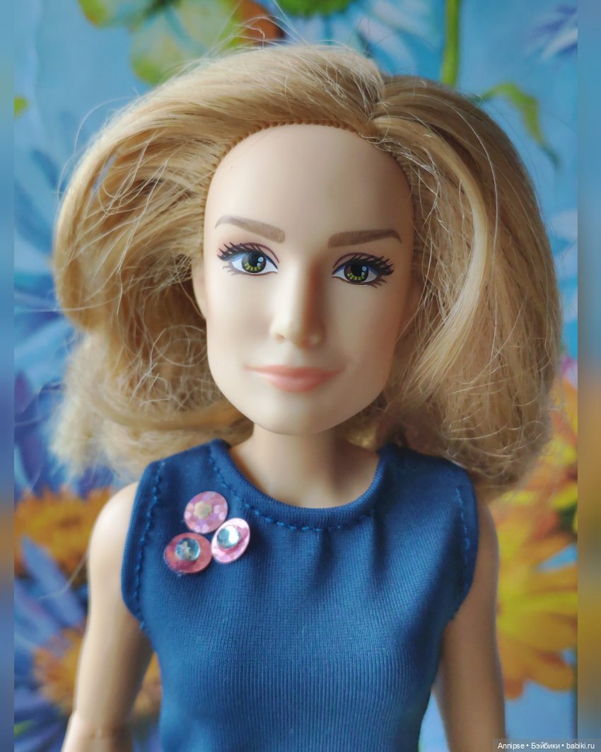 Гибрид куклы xasbro капитана Марвел на теле рестлерши WWE (фото 2)