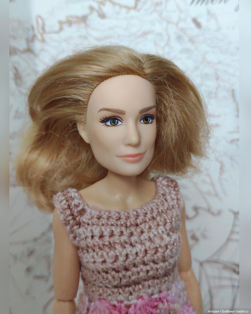 Гибрид куклы xasbro капитана Марвел на теле рестлерши WWE (фото 6)