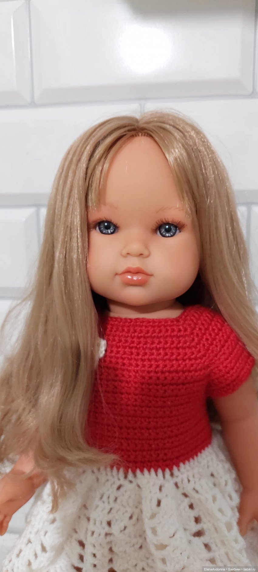 У неё есть уже челочка