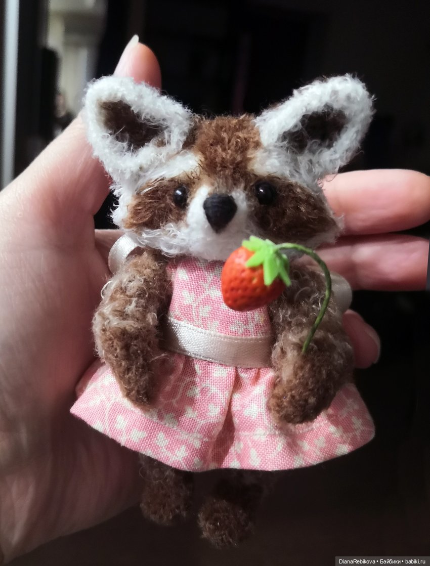 Енотик угощает — Вязаные игрушки и амигуруми: крючком (фото 2)