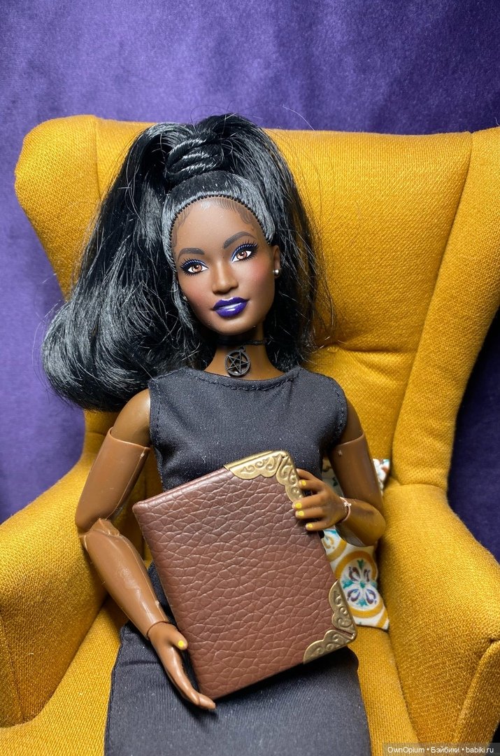 Миниатюрные книги с обложками из кожи (фото 4)