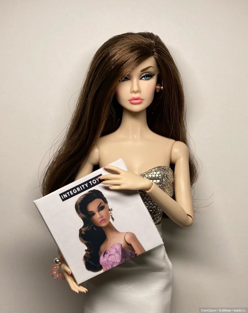 Миниатюры книг Barbie и Integrity Toys