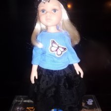 Ангелочек позирует. В доме принц. Мей из библиотеки.