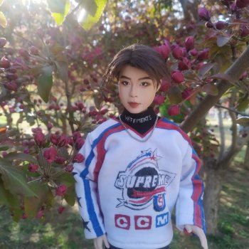 Хан Джисон на прогулке