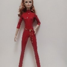 Женщина в красном