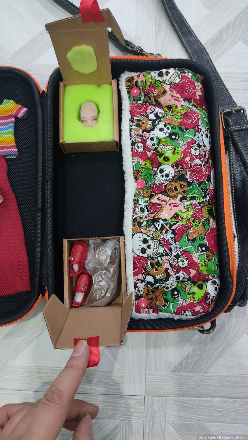 Переноска для куклы из того, что было (фото 3)