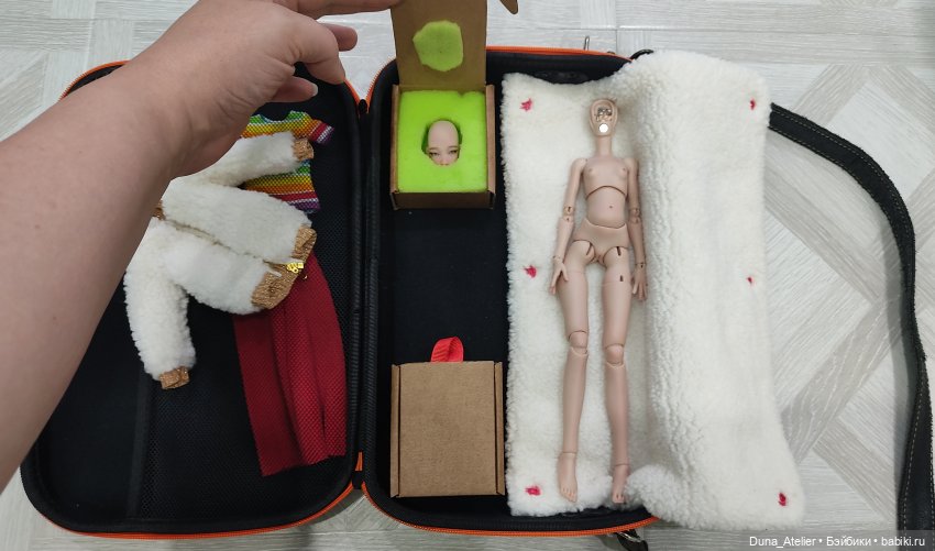 Переноска для куклы из того, что было (фото 4)