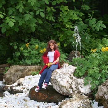 Алиса с волшебном саду