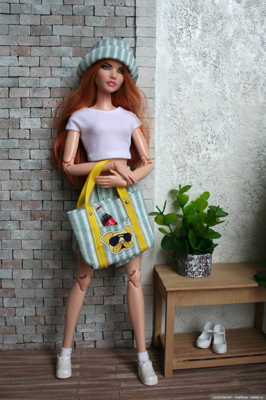 Любимый аксессуар — Аналоги Барби и куклы 1/6: клоны 90