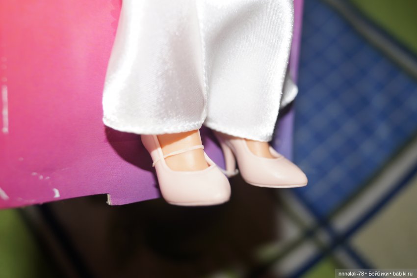 Обзор кукла Барби WW 1984 – «Чудо-женщина» Диана | Бэйбики Обзор кукла Барби WW 1984 – «Чудо-женщина» Диана (фото 9)