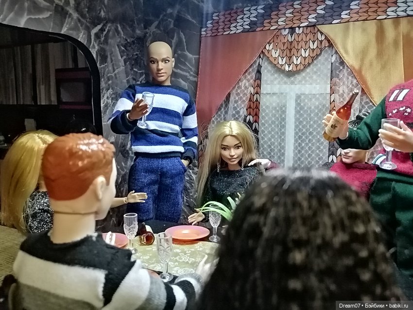 Ника и Лика поздравляют с новым годом (фото 3)