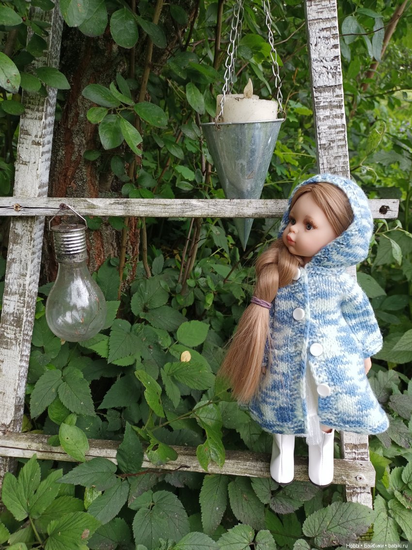 Оленька и Дашенька в деревенском саду | Бэйбики Оленька и Дашенька в деревенском саду