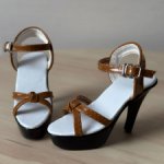 Продам босоножки (туфли) на каблуке для кукол 1/3