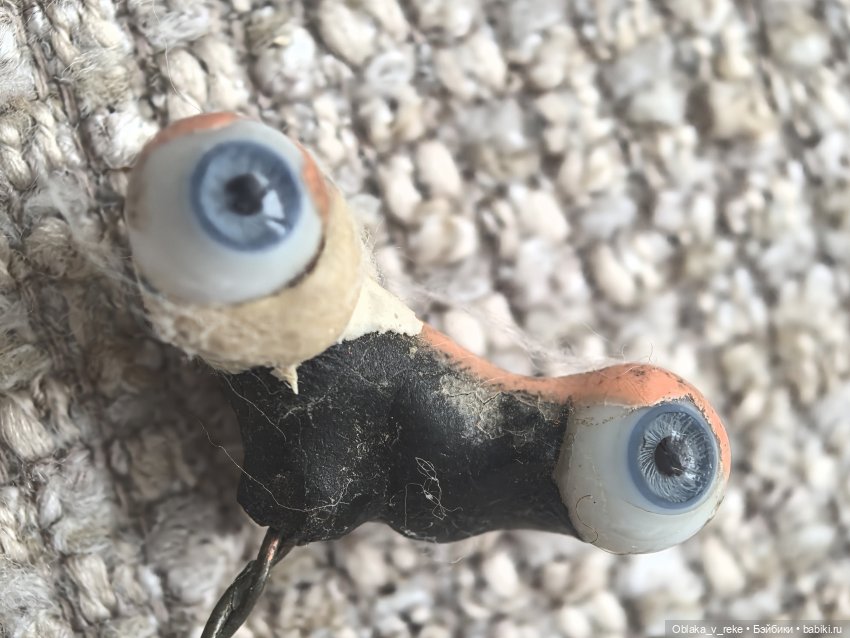 Глаза антикварной куклы