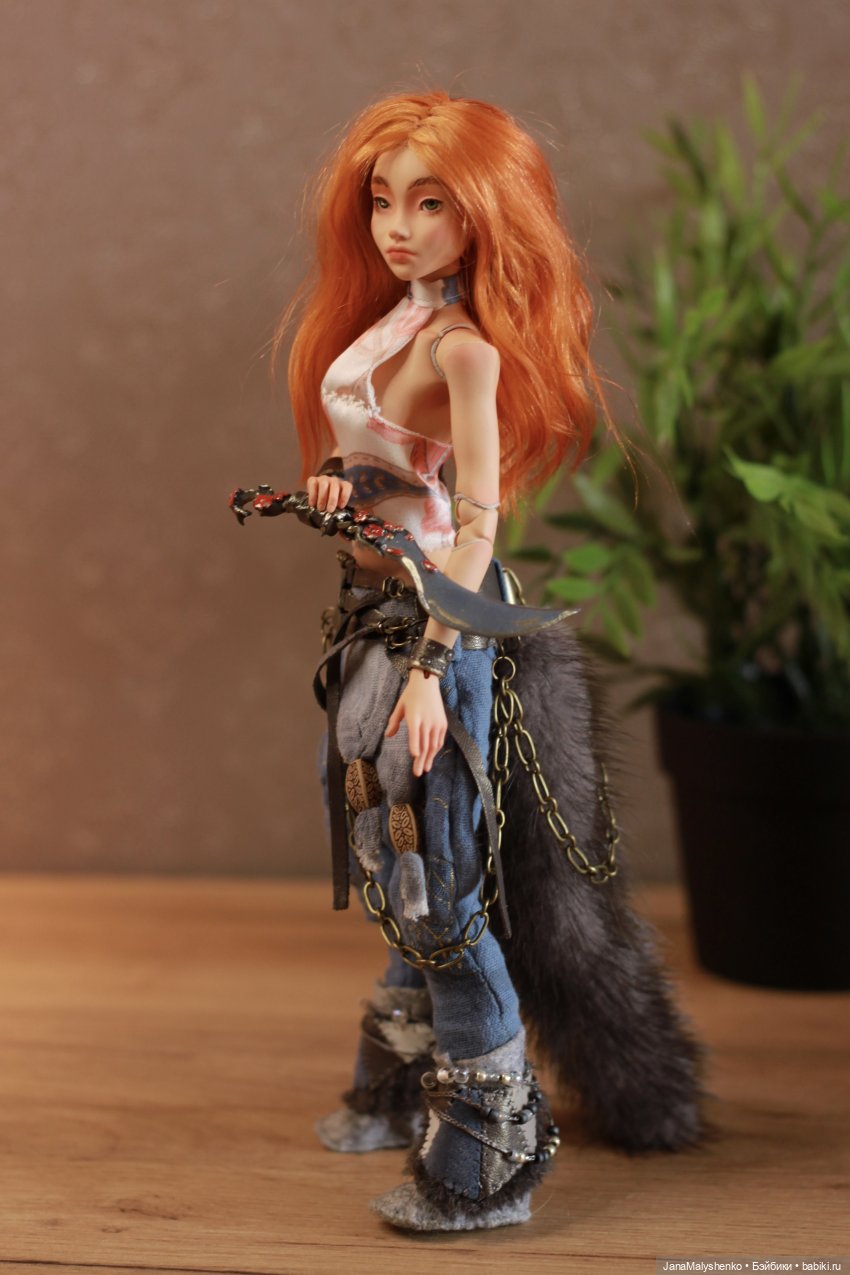 рыжая шарнирная кукла
