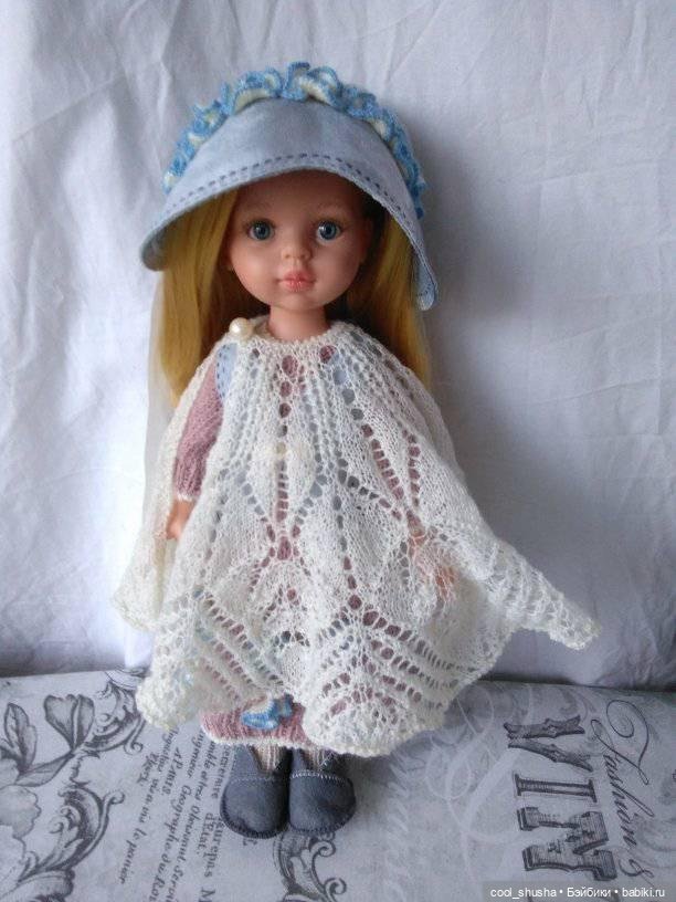 Девочки одеваются. Медленно, но верно. Ягужка