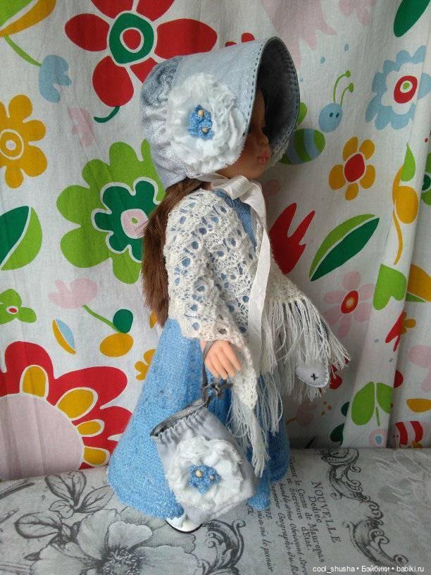 Девочки одеваются. Медленно, но верно. Мэй-мэй