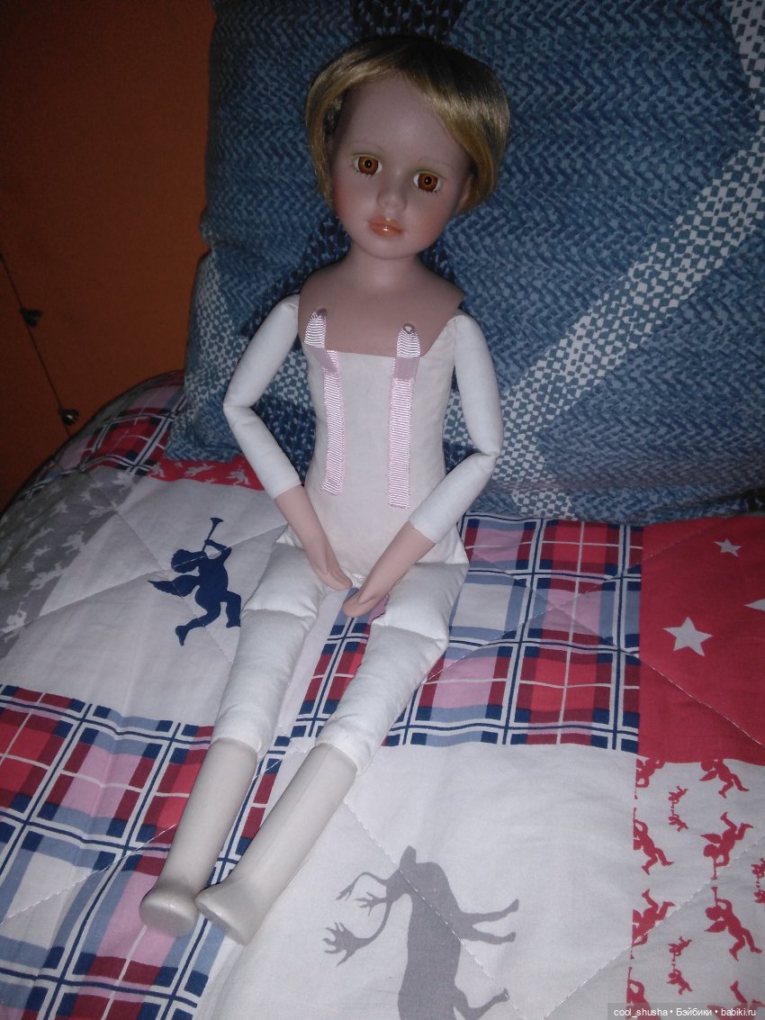 и вот почти готовая девочка примеряет шиньон