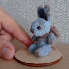 Маленький зайчёнок