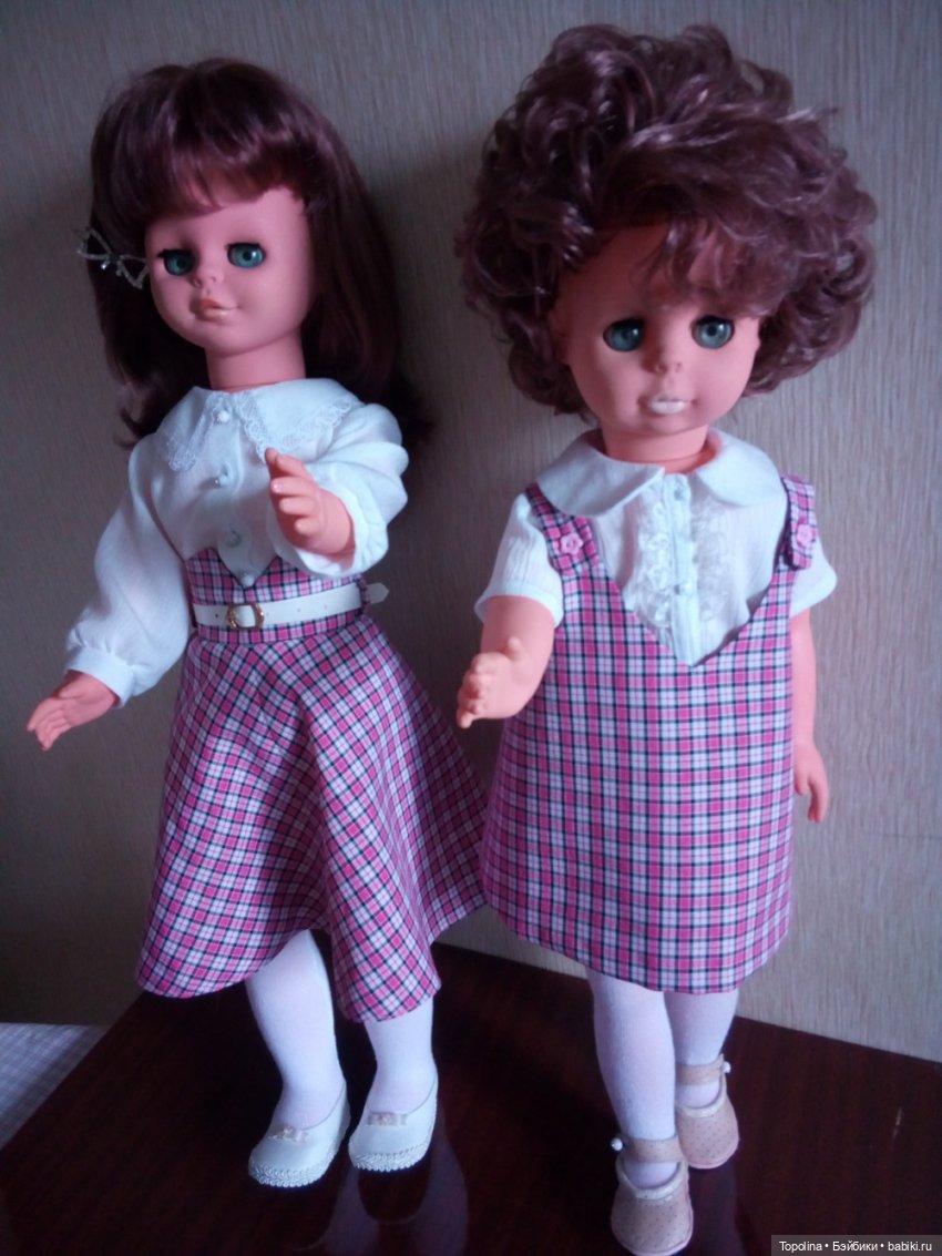 Две девчонки, две сестрёнки