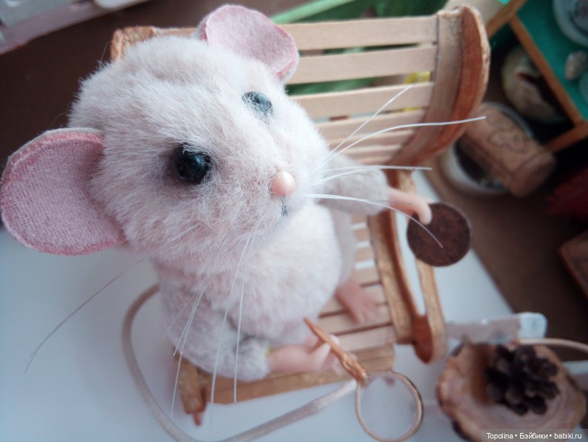 Дедушка и внучок — Авторские игрушки из разных материалов: синельная проволока (фото 5)