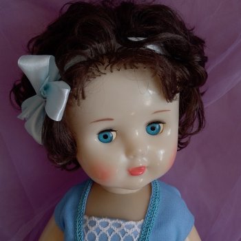 Маринка любит наряжаться;-)