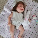 Силиконовая малышка 17 см