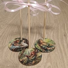 Стенды для кукол до 20 см.