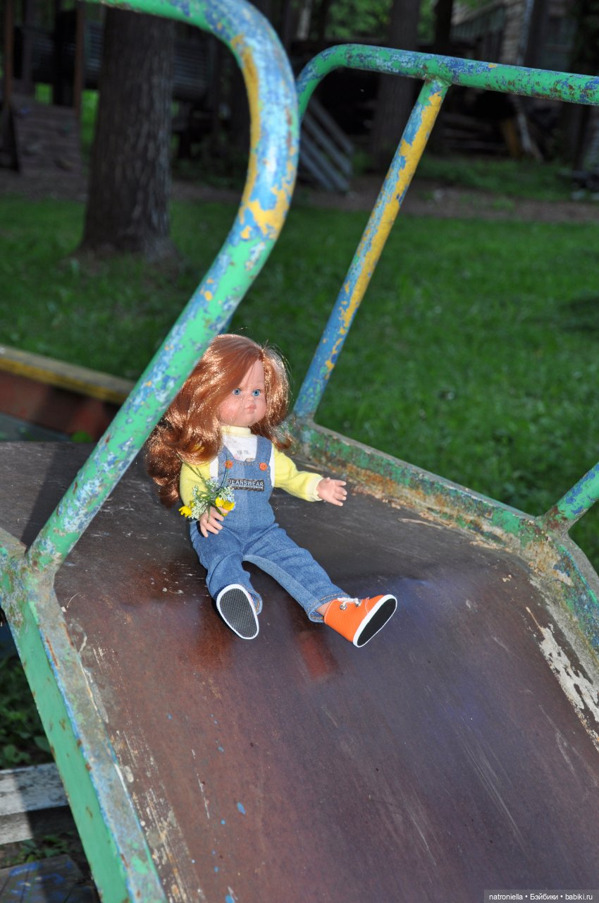 Как минуш Наташа с подружками по Ворошиловской даче гуляла