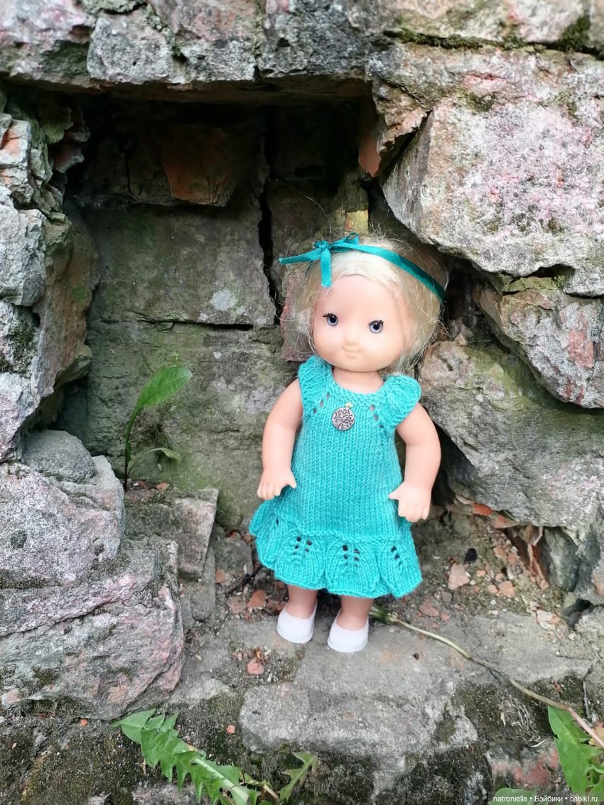 Как минуш Наташа с подружками по Ворошиловской даче гуляла