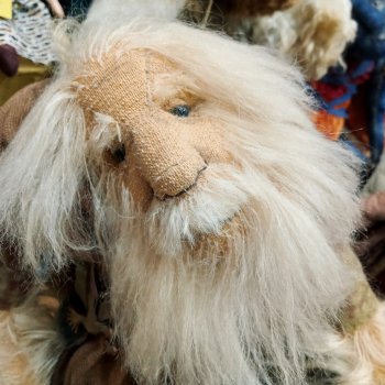 Опять весна! Опять Тишинка